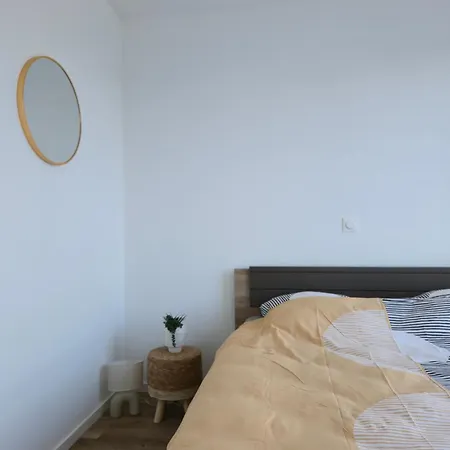 303 - Refait A Neuf Lägenhet