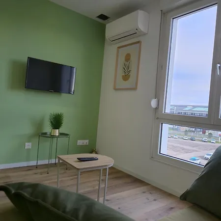 303 - Refait A Neuf Apartment