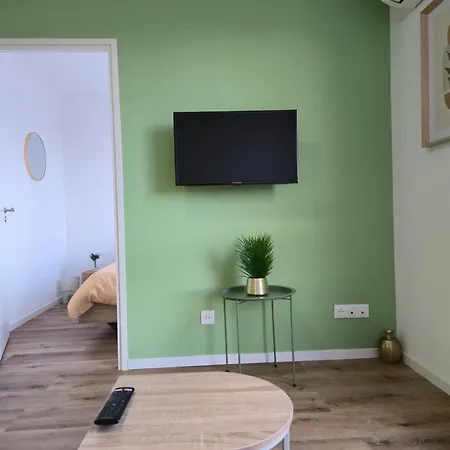 303 - Refait A Neuf Apartment *