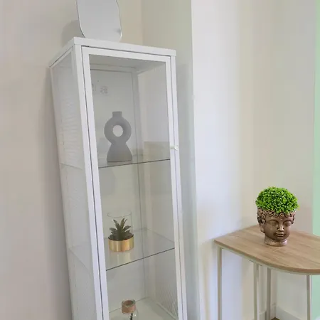 303 - Refait A Neuf Apartment *