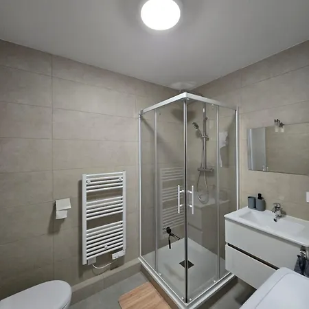 303 - Refait A Neuf *